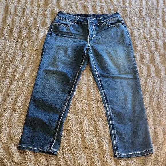 🌞Nine West Jeans- DATE NIGHT FIT- Capris Sz 28/6 - Picture 2 of 7
